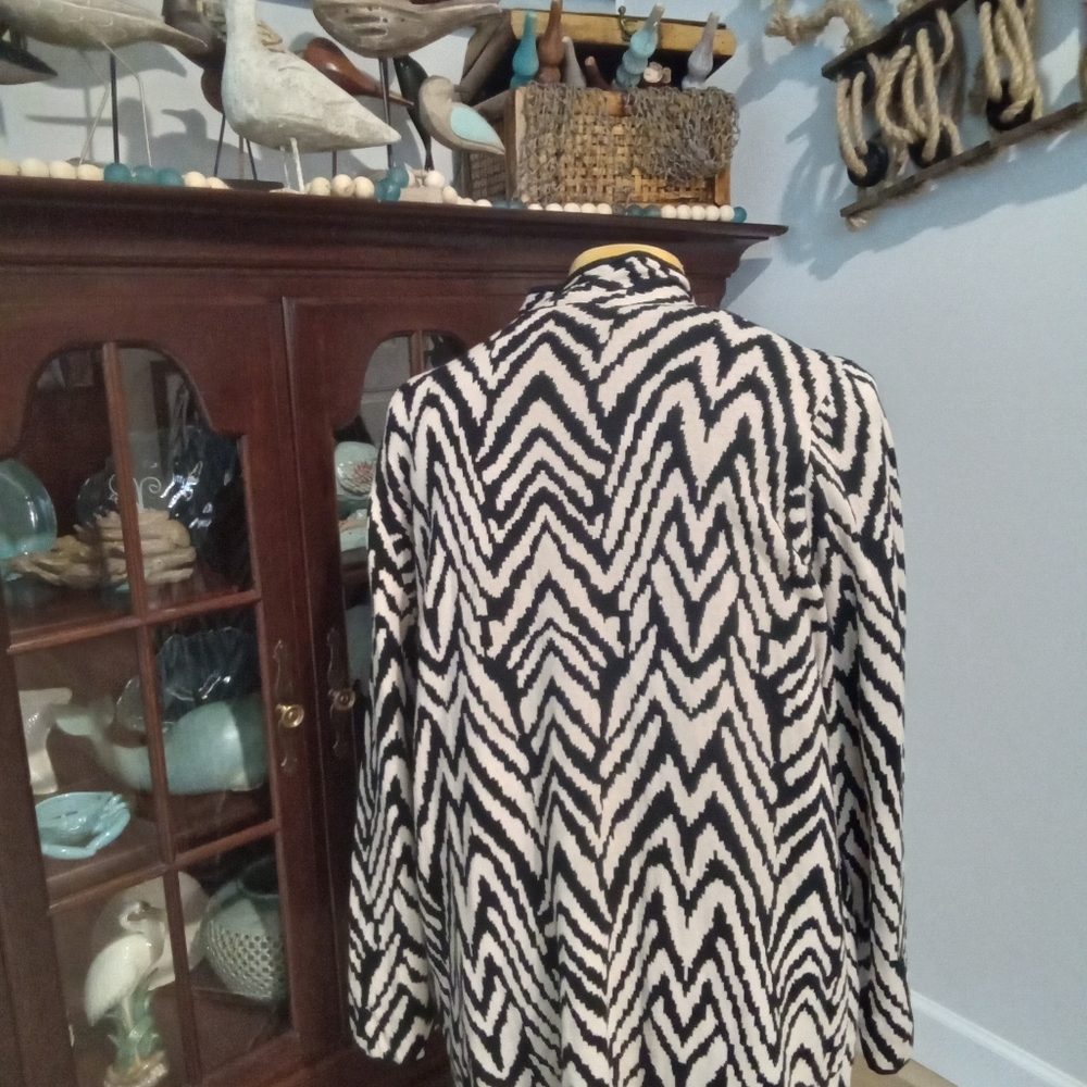 Jones Studio Seperates Plus Size 2X Black & White Chevron Cardigan - Picture 5 of 13